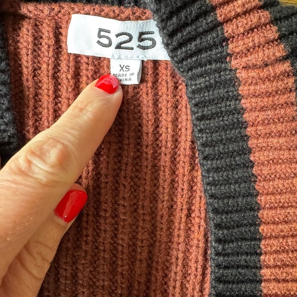 525 Varsity Cardigan like new condition size XS - Picture 3 of 3